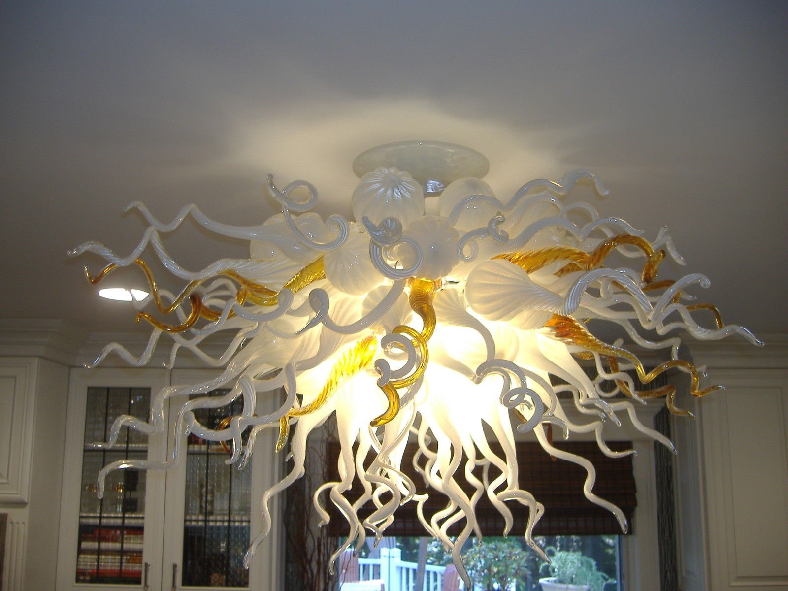 Amber & Snow White Artisan Murano Style Blown Glass Chandelier - BeyPan Hauptbild
