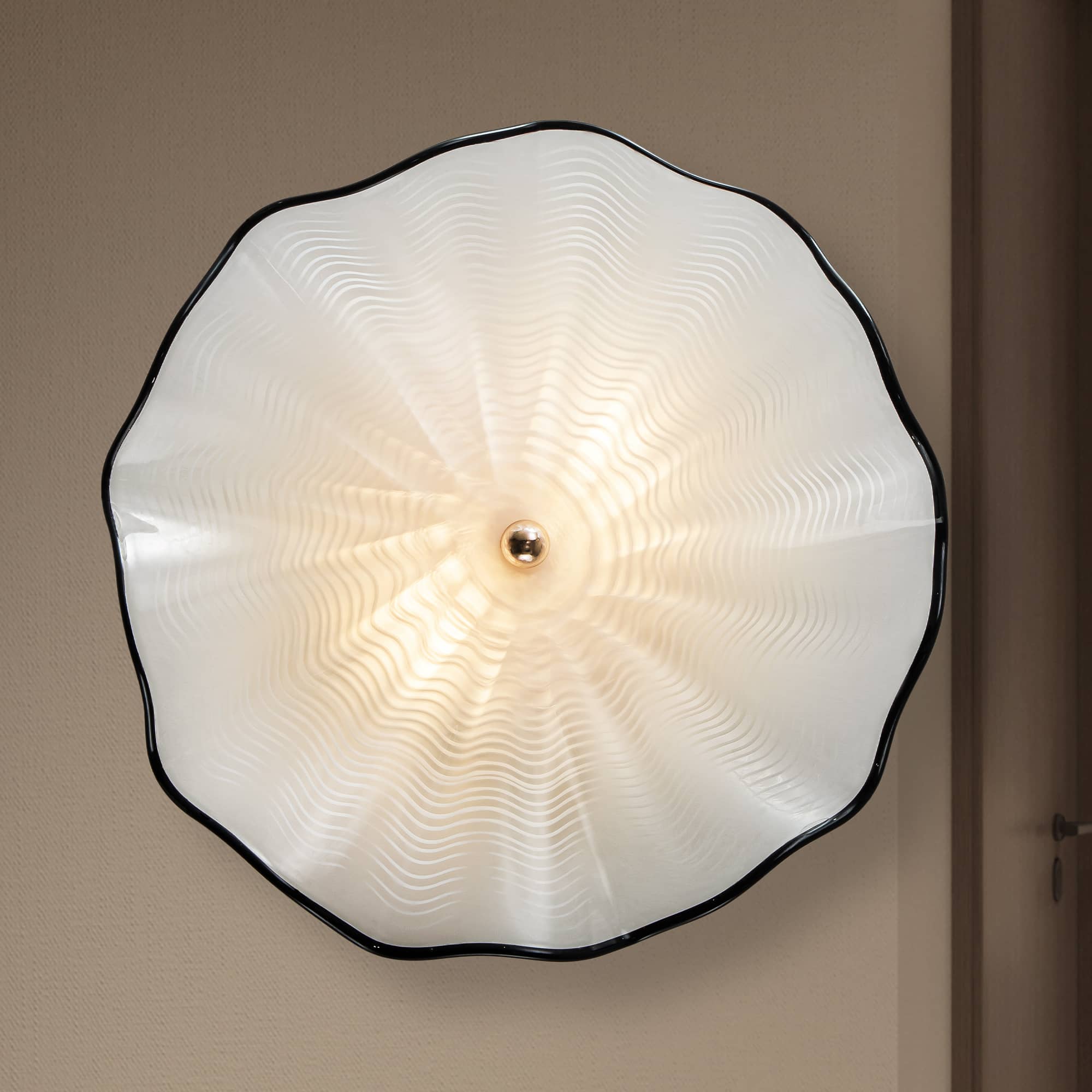Murano Glass Wall Plates Pearl White Black Rim LED D12inches - BeyPan Hauptbild
